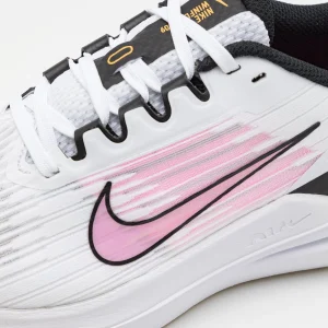 Nike Performance Wmns Air Winflo 9 – Chaussures De Running Neutres – White/Pink Spell/Black/Wheat Gold 21