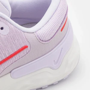 Nike Performance Renew Run 4 – Chaussures De Running Neutres – Barely Grape/Light Crimson/Doll/Summit White/White 18