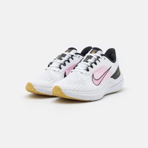 Nike Performance Wmns Air Winflo 9 – Chaussures De Running Neutres – White/Pink Spell/Black/Wheat Gold 11